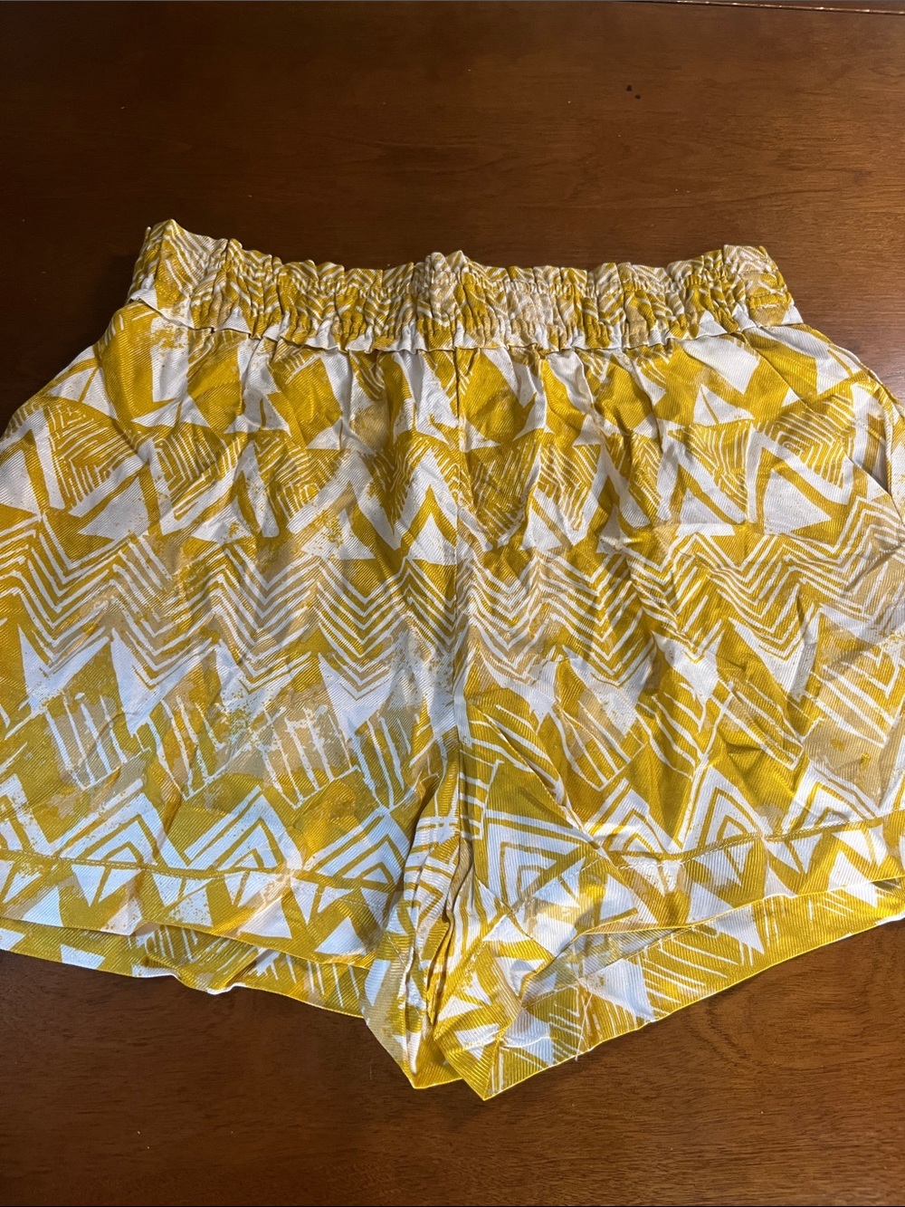 NWT ANTHROPOLOGIE Women's GOLD WHITE Geometric Print Athletic Shorts SMALL